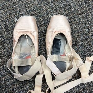 Stinky Smelly used old pointe shoes